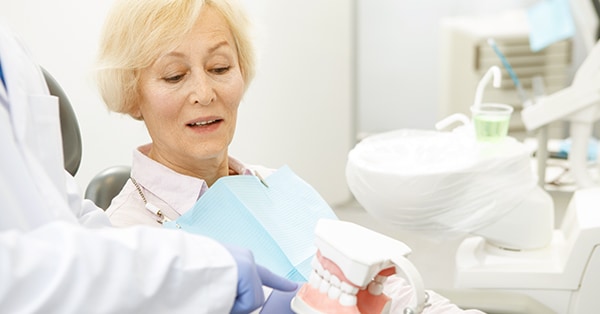 Patient Defends Herself in Dental Case After Becoming Dissatisfied with New Dentures